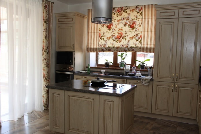 curtains of various lengths in Provence style curtains of various lengths in Provence style