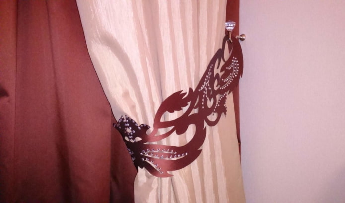 openwork hooks for curtains