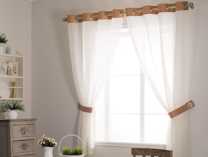 curtain with grabs in the interior