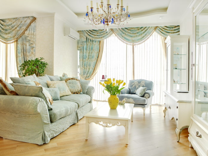 delicate green lambrequin