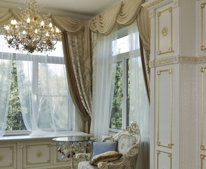 decor of a corner window with a partition