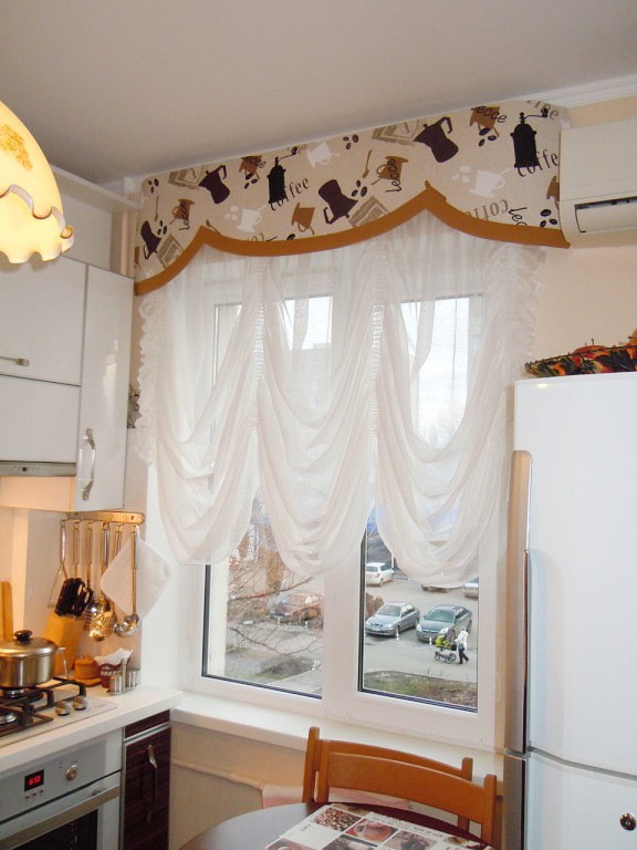 hard lambrequin in the interior of the kitchen