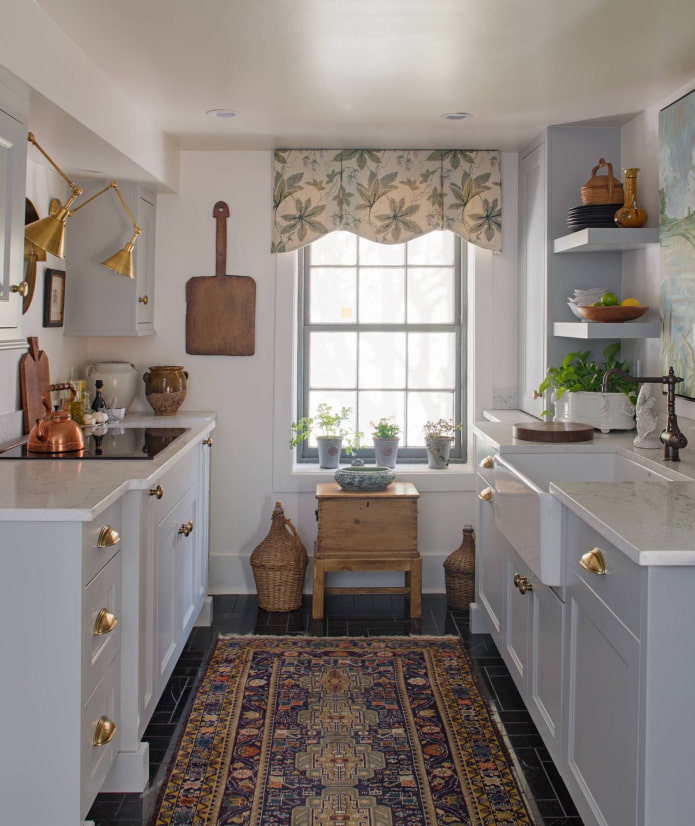 hard lambrequin in the interior of the kitchen