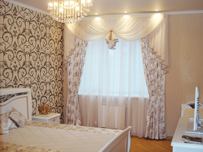 lambrequin from a veil in the interior of the bedroom lambrequin from a veil in the interior of the bedroom