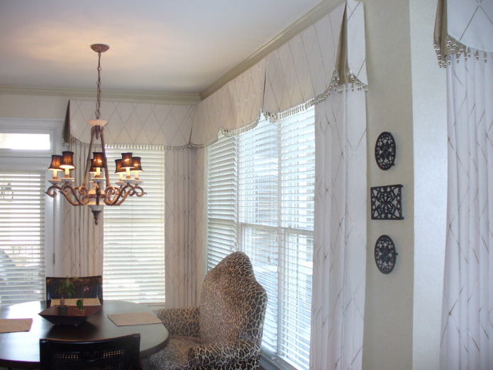 hard lambrequin with beads in the interior hard lambrequin with beads in the interior