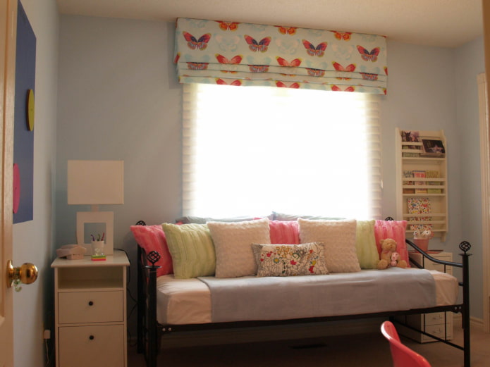 hard lambrequin with butterflies in the interior hard lambrequin with butterflies in the interior