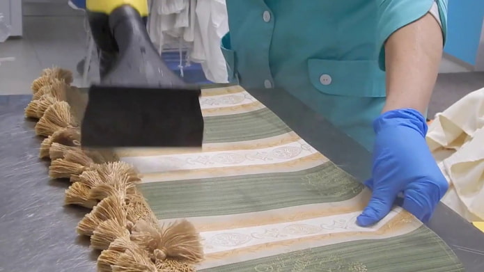 cleaning a hard lambrequin cleaning a hard lambrequin