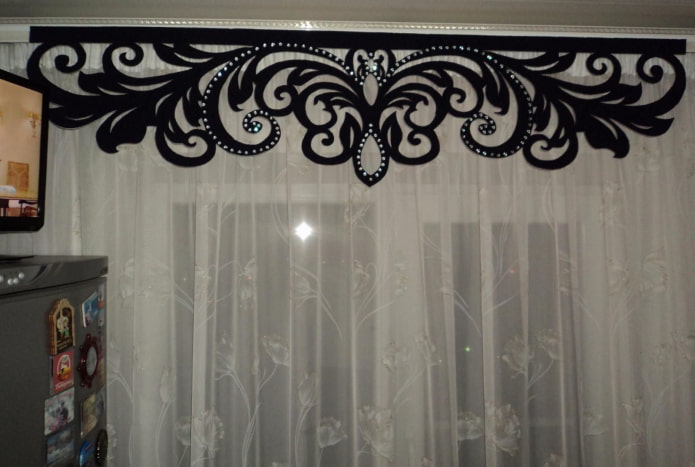 curly lambrequin with rhinestones curly lambrequin with rhinestones