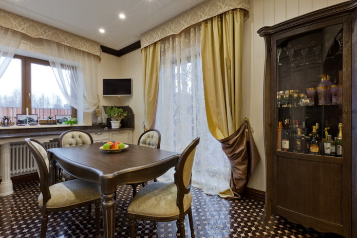 lambrequins in combination with curtains and tulle