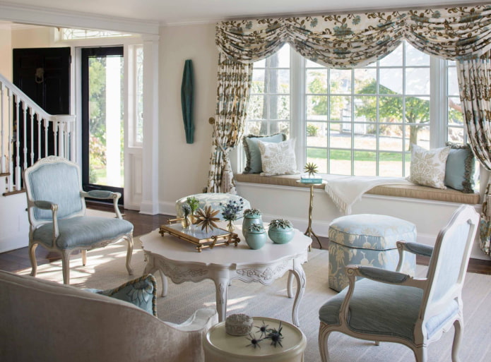 soft lambrequin with flowers in the living room