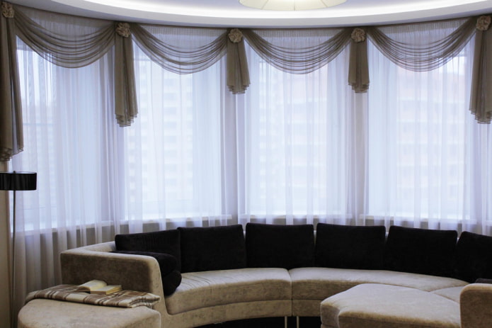 lambrequin from a veil in the interior