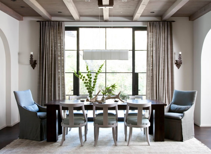 linen curtains in the interior