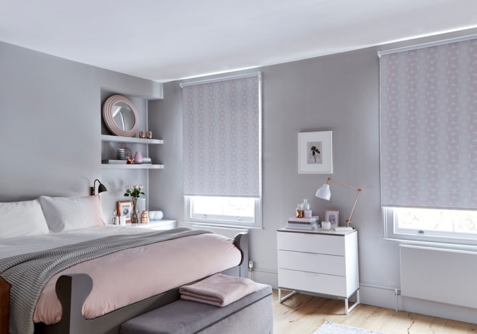 blinds in the interior of the bedroom