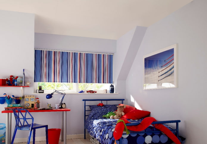 striped blinds in the nursery