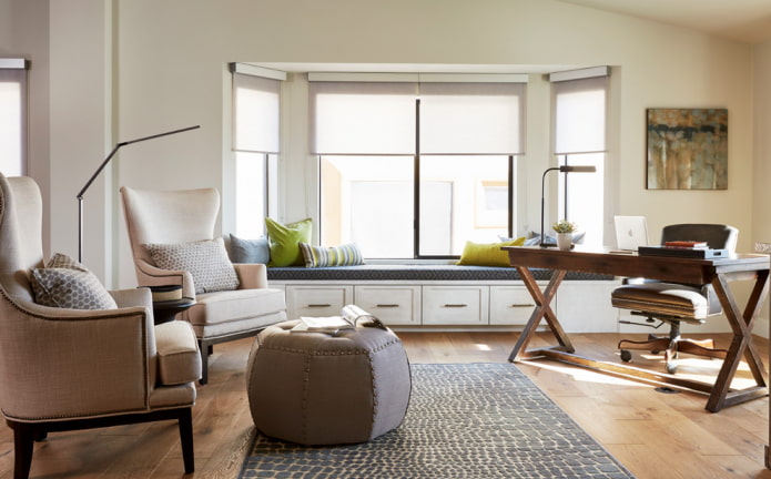 blinds on the bay window