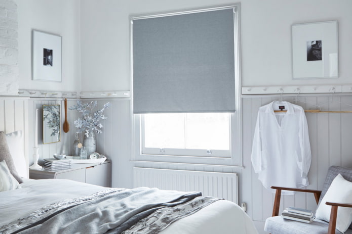 roller shutters gray in the bedroom