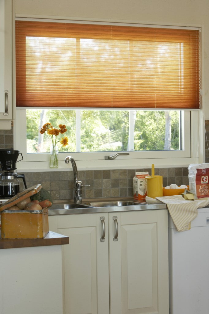 Pleated over the sink