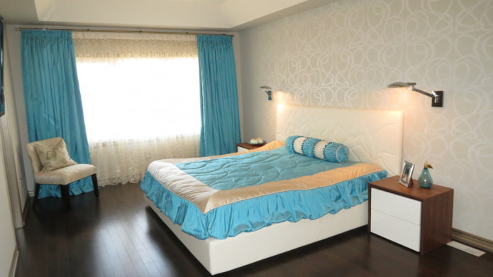 light wallpaper and blue curtains