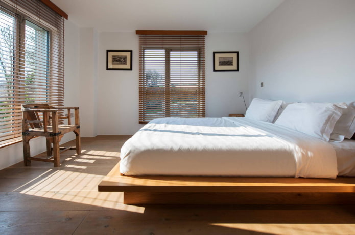 horizontal slats with ceiling fixing