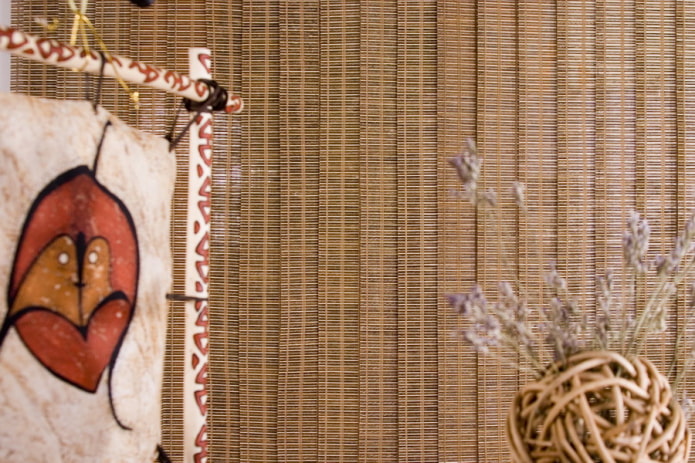 blinds wicker wood in the interior