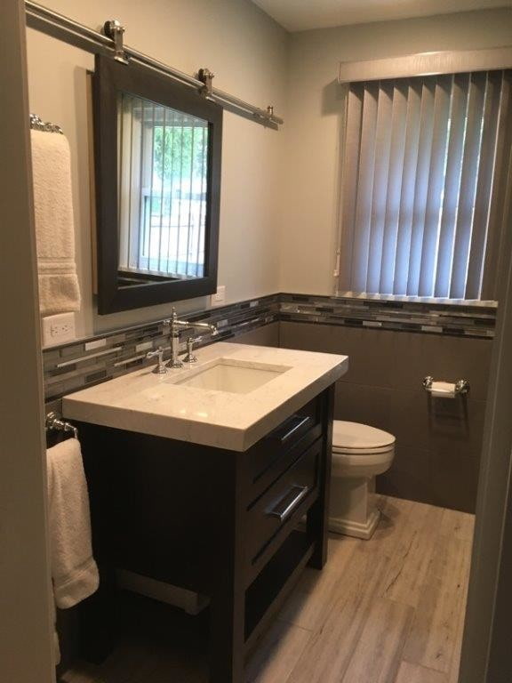 vertical slats in the bathroom