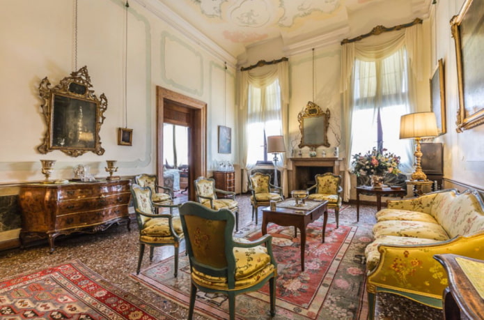 curtain rods in the baroque style