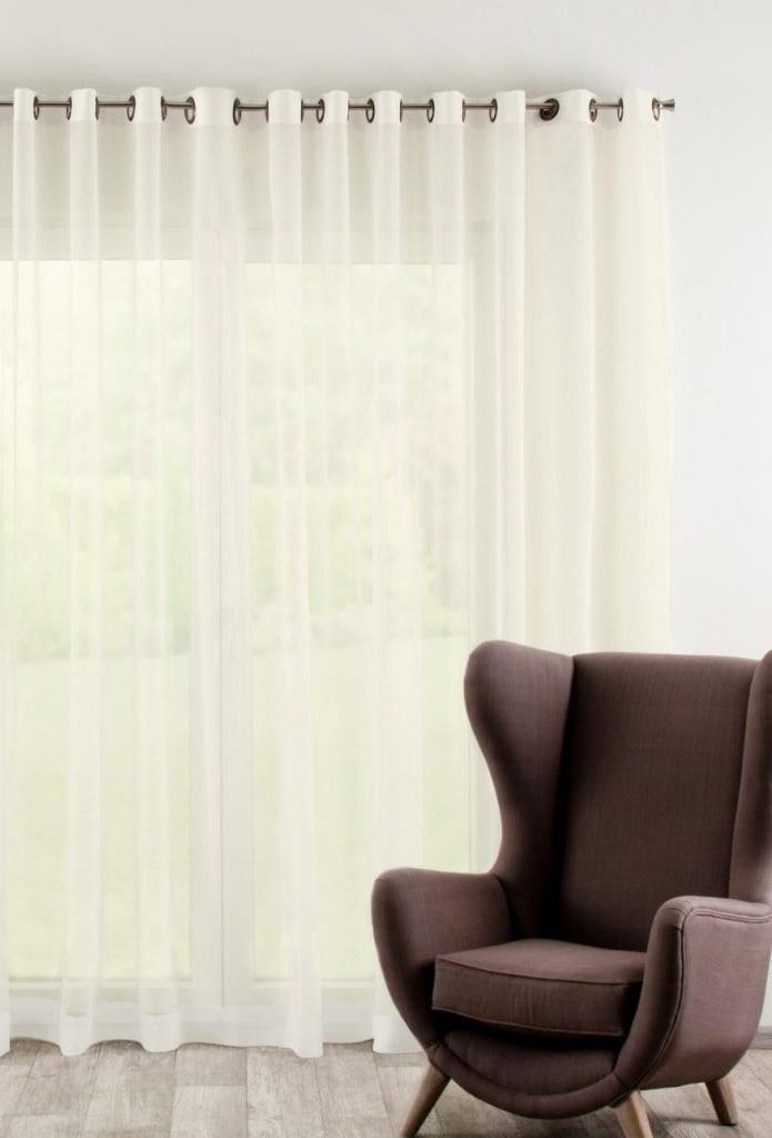 white curtains on eyelets