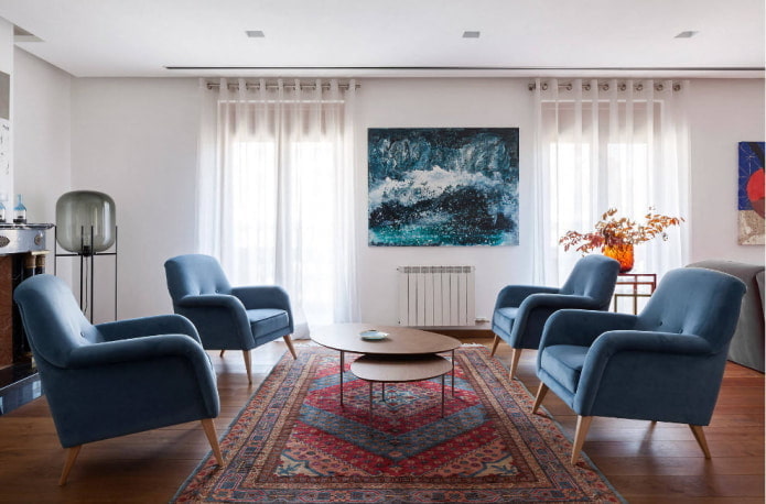 curtains on eyelets in the interior