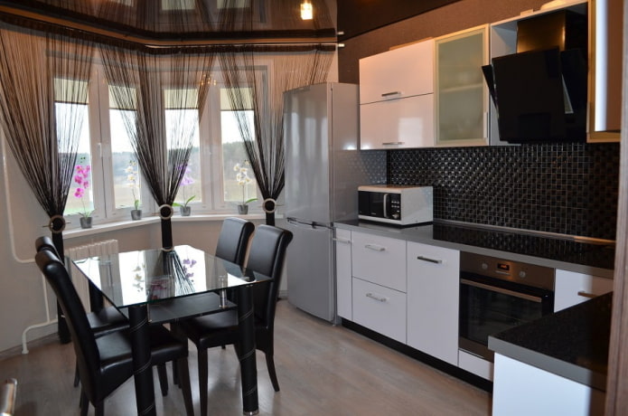 muslin on the bay window