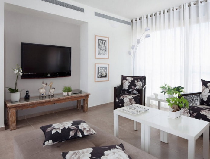 white curtains on eyelets in the living room white curtains on eyelets in the living room