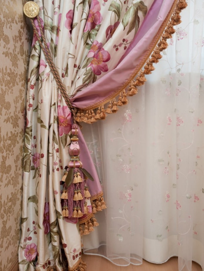 veil with embroidery veil with embroidery