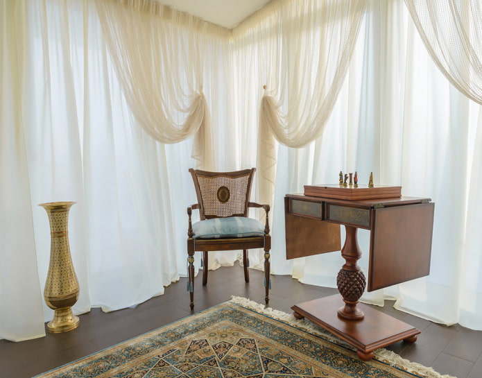 Veil of two colors Veil of two colors