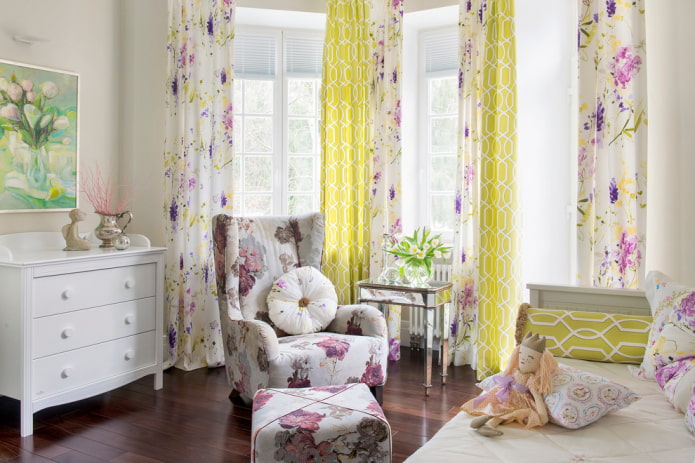 A combination of different patterns on the curtains A combination of different patterns on the curtains