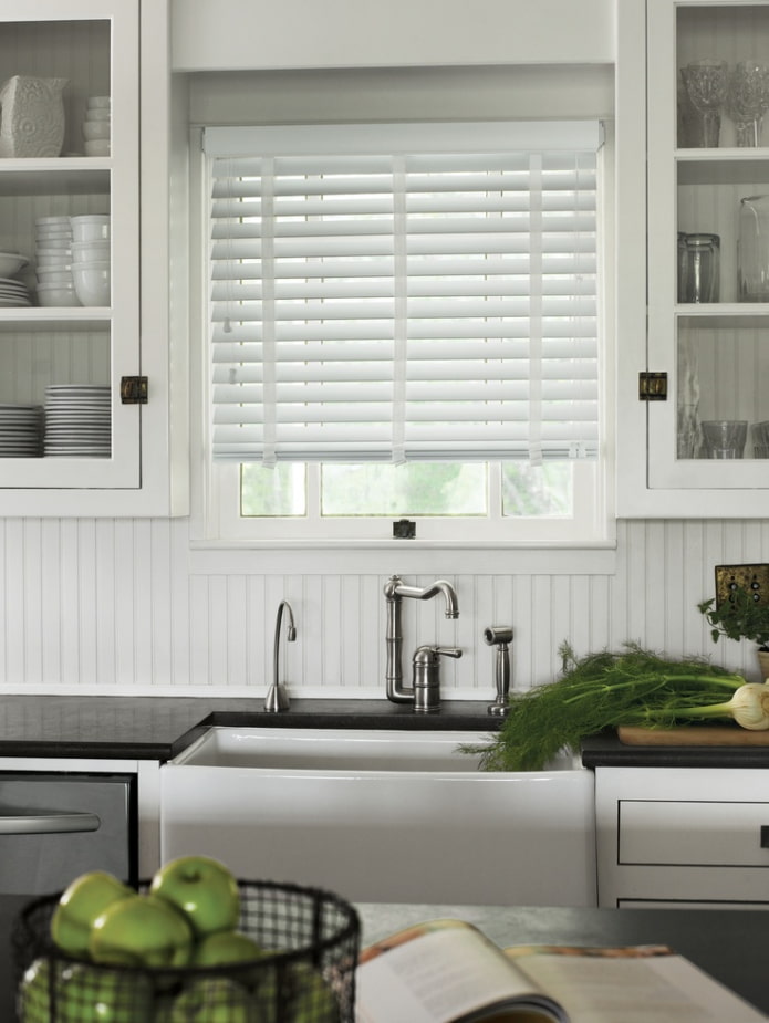 short horizontal blinds in the interior short horizontal blinds in the interior