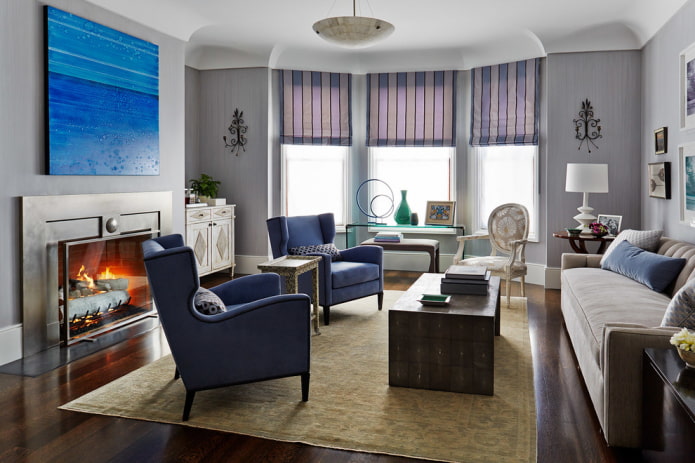 curtains on the bay window in the living room