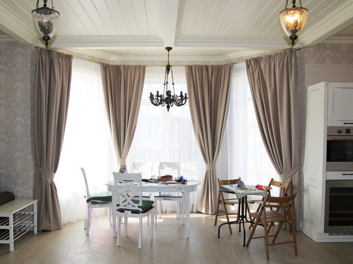 classic bay window in the interior of the kitchen