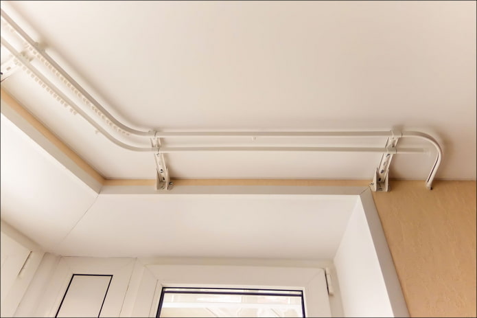 white wall cornice white wall cornice
