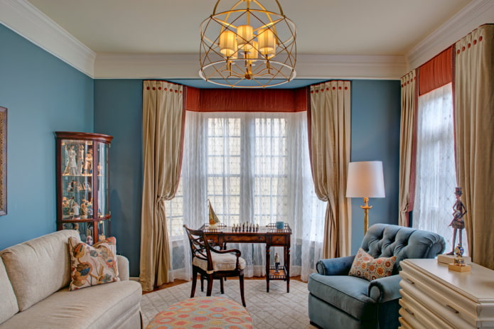 Italian curtains in the interior of the living room
