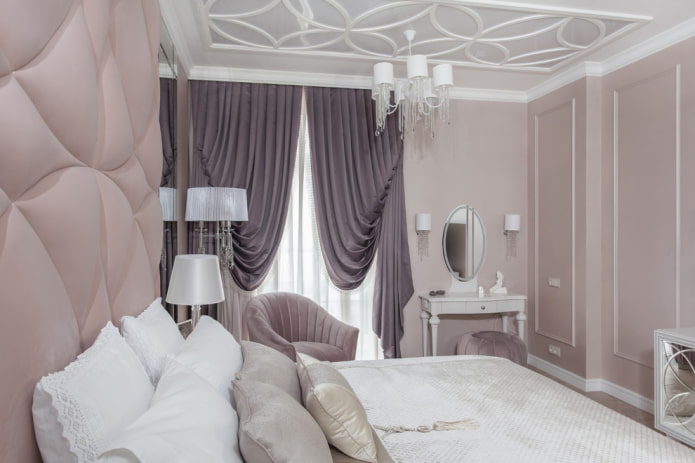 italian curtains in the bedroom