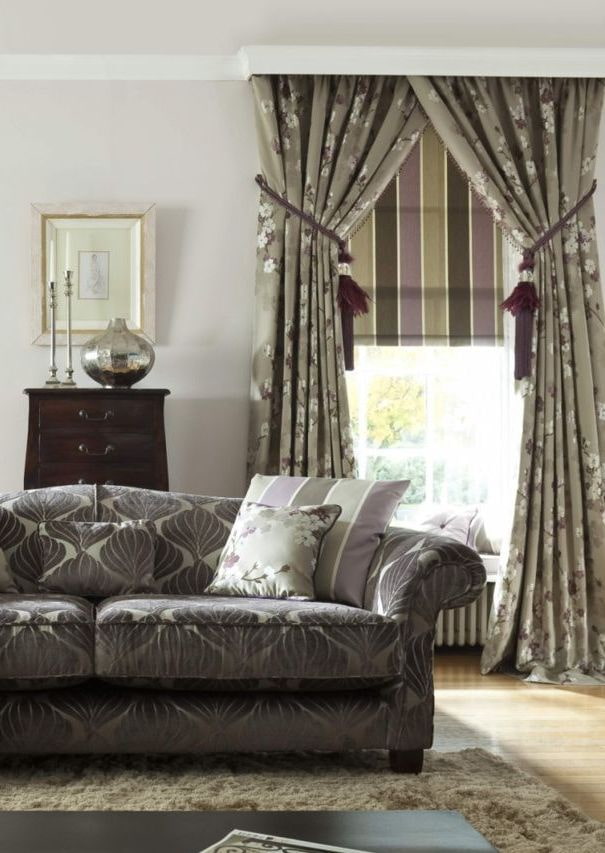 italian curtains with flowers