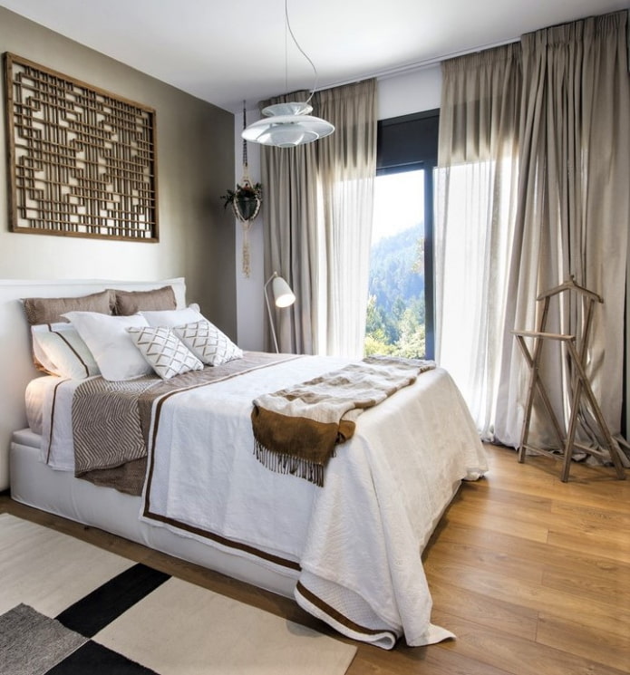 curtain in the bedroom