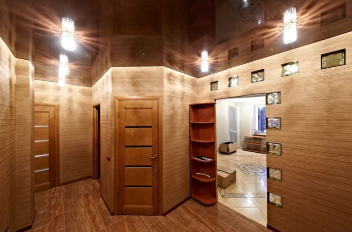 single-level ceiling structure in the hallway