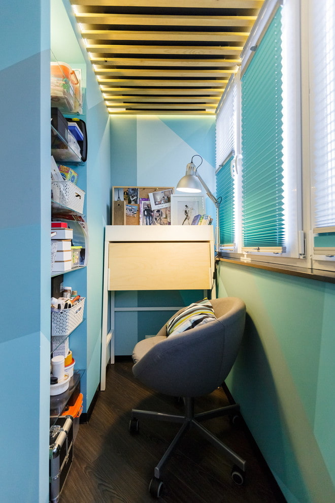 suspended structure on the balcony suspended structure on the balcony