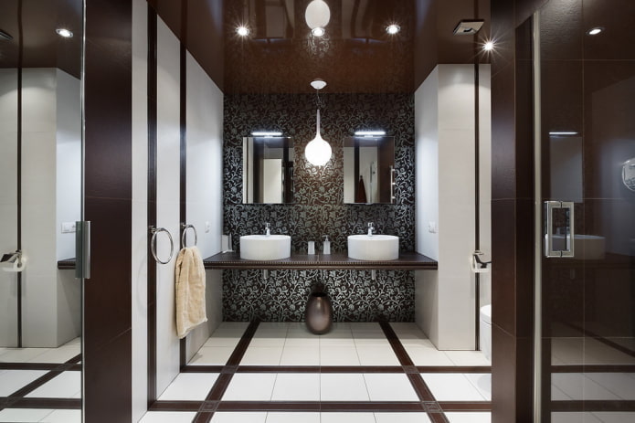 stretch canvas in the interior of the bathroom