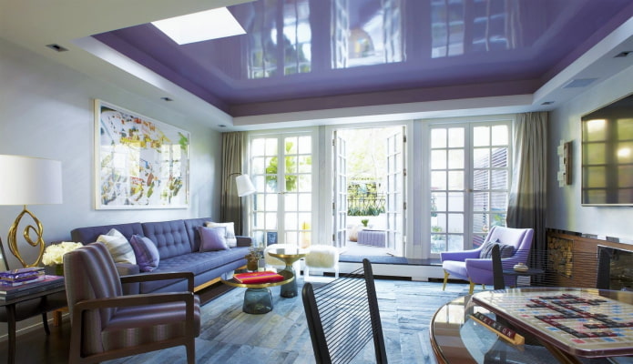 lilac ceiling in the hall