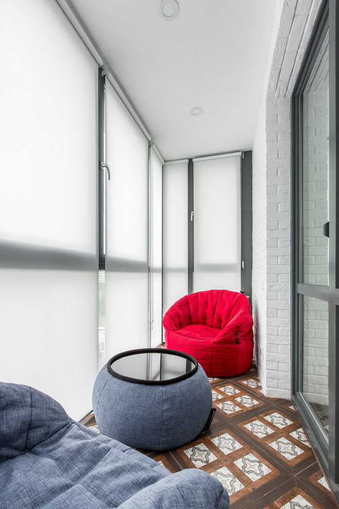 white ceiling on the loggia white ceiling on the loggia