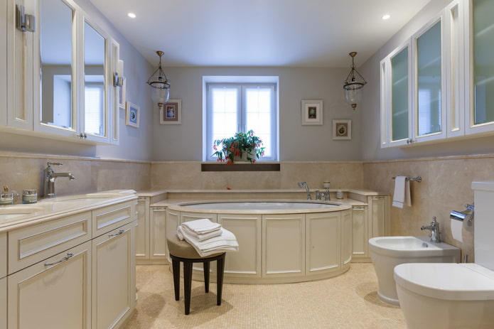 satin ceiling surface in the bathroom