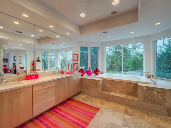ceiling with spotlights in the bathroom