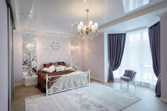 ceiling design in the bedroom with bay window