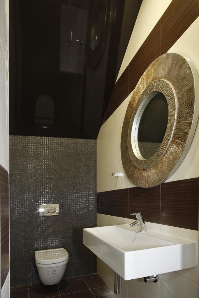 black glossy stretch ceiling